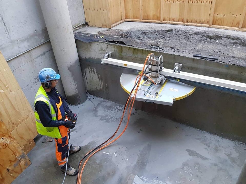 Cum se realizează tăierea betonului armat în siguranță?
